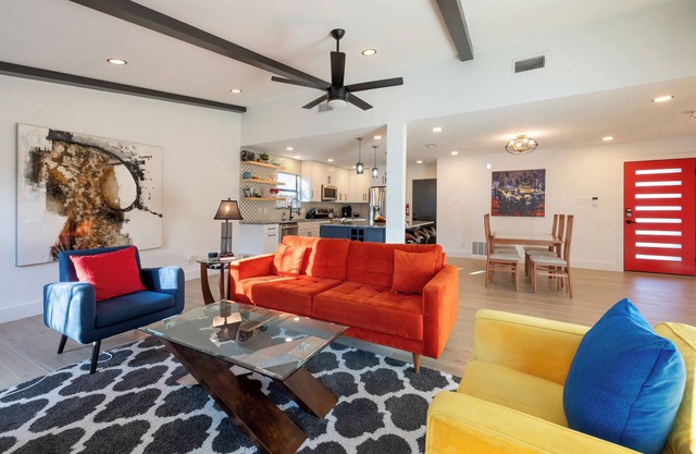 Private Yard w/BBQ & Games, Steps to South Congress & Barton Creek | Clarksburg