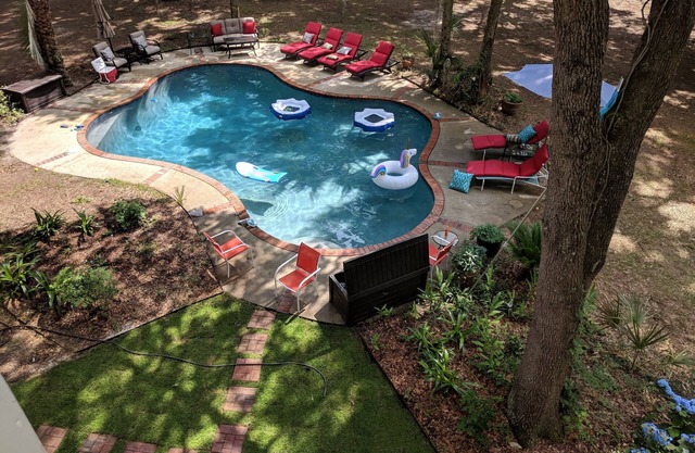 Private16 Acre Riverfront Escape – Family & Pet Friendly - Sleeps 22