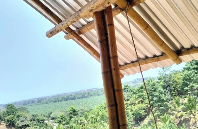 Prive bedroom cabin in tranquil Los Linderos with WiFi for two.