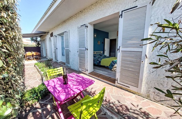 Proche Océan, forêt et commerces by Interhome