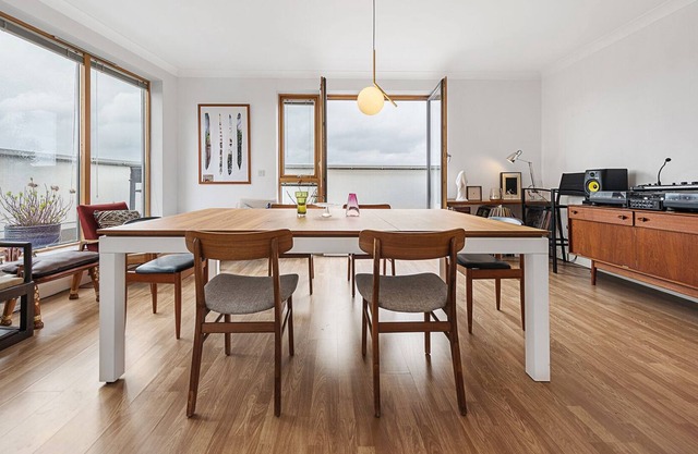 Professionals' Penthouse, by Veeve