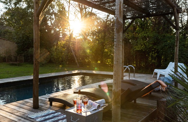 PROMO! CHARMING VILLAGE HOUSE! Heated pool, spa, garden, St Emillion