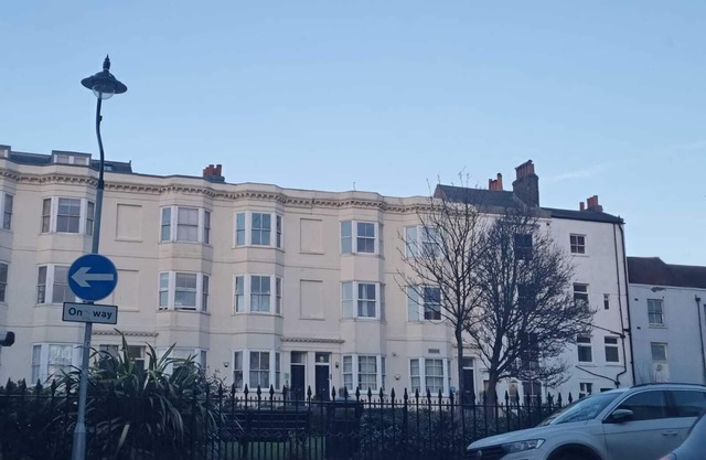 Property located in Brighton city centre, in close proximity to main attractions