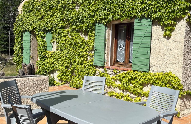 Provencal house 20 minutes from Forcalquier.
