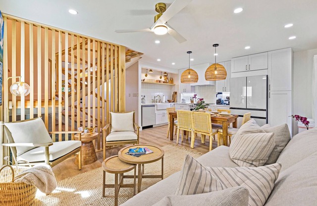 Pualei Beach House 3-bedroom townhome in phenomenal Lahaina with WiFi, AC