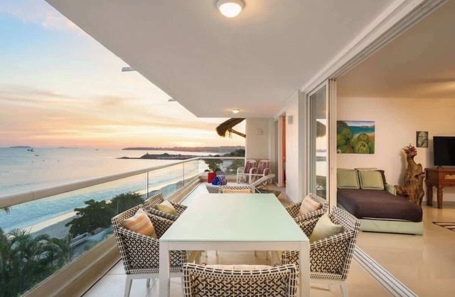 Punta V 1 Paradise Beachfront:Steps to the Sand