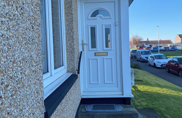 Pure Home Oakley Park View by Three Bridges Apartments