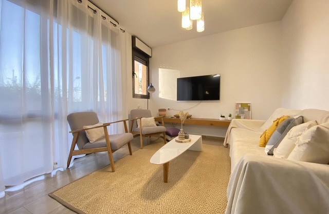Purple Beach Apartment (+Parking)