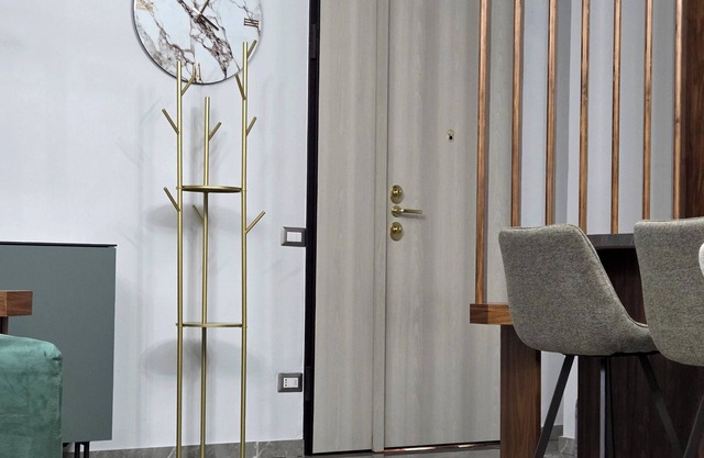 Pythagoras Apartment located in the main town square and close to the sea.