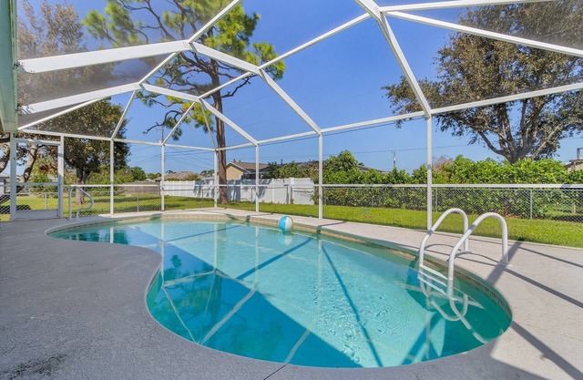 Quaint and Cozy, Large backyard with Heated Pool - Villa Seagulls Nest -Roelens Vacations