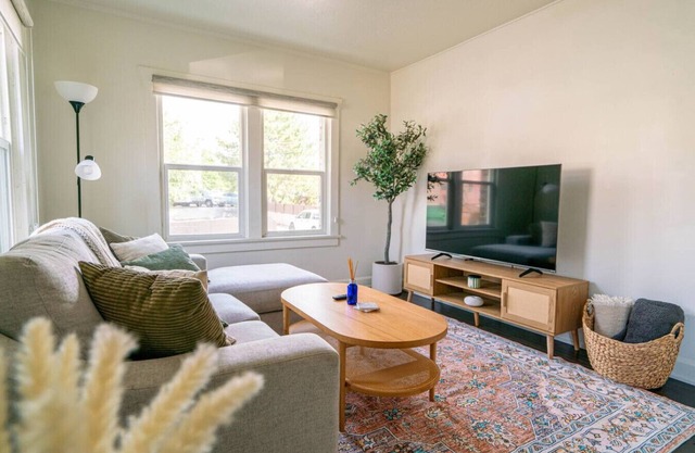 Quaint & Cozy SLC Apartment near Trolley Square
