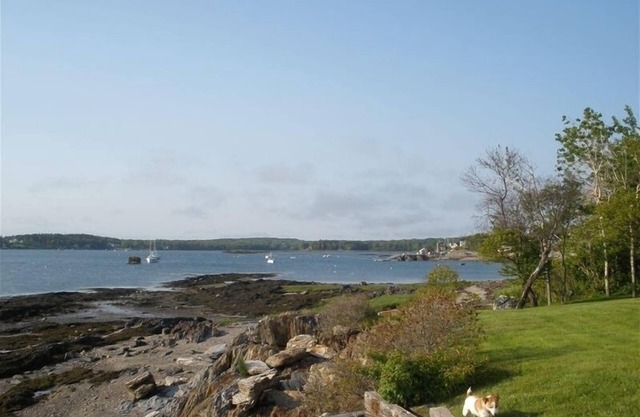 Quaint Guest Cottage Overlooking Potts Harbor