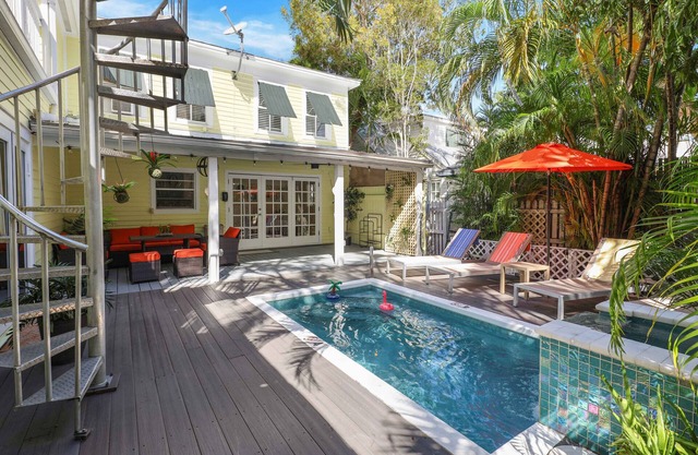 Quaint Key West Getaway: Historic Knowles House w/Private Pool & Rooftop Deck