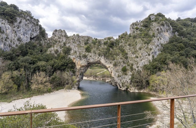 Quaint Villa in Ardèche with Hot Tub