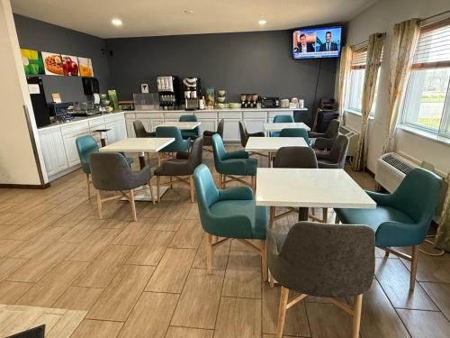 Quality Inn & Suites Eau Claire University Area