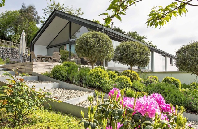 Quarry House - An architecturally inspiring house with sea views