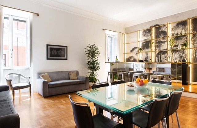 Quattro Fontane Luxury Apartment