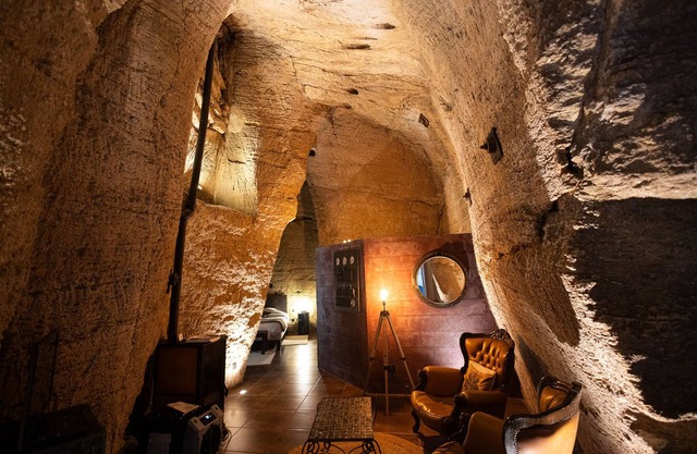 Queen-Deluxe-Ensuite