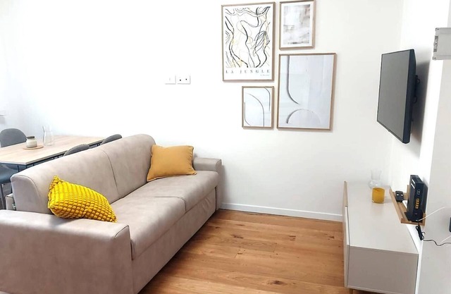 Queen Home Silvia - One Bedroom Apartment, Sleeps 4