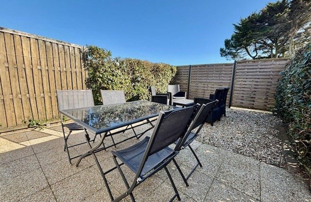 Quiberon - Cozy 3-Room House with Pool, Close to Beach and Shops