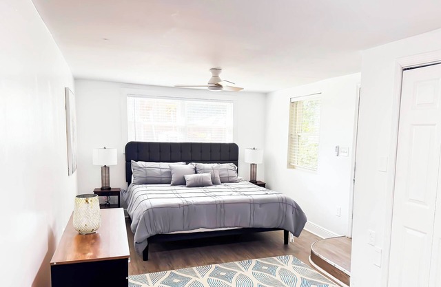 Quiet 4-Bed 2-Bath 10 Minutes Away from Downtown Charlotte