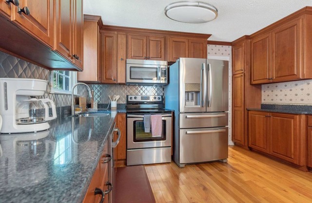 Quiet 4BD Family House w/Large yard