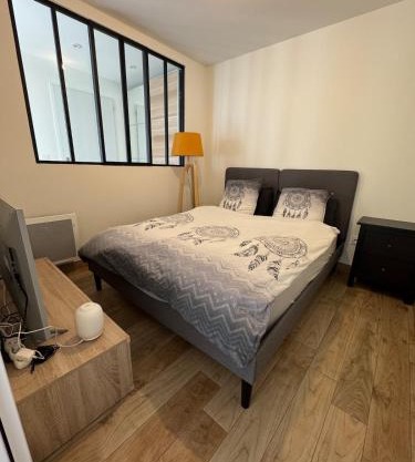 Quiet accommodation near train station