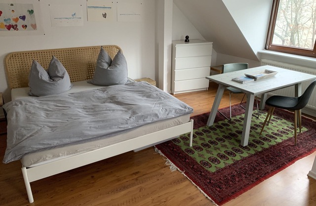 quiet apartment in the rear building in Karl Heine Kiez
