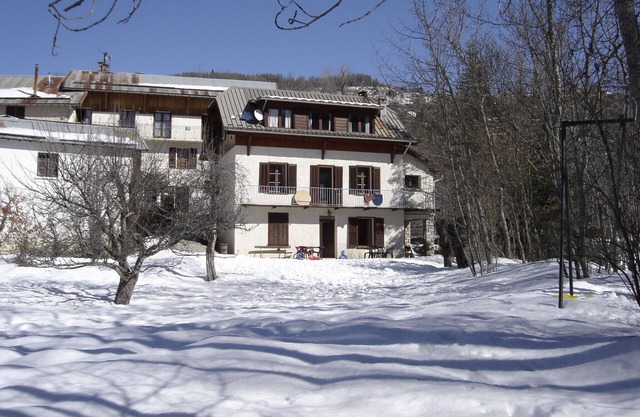 Quiet apartment with garden, close to the village