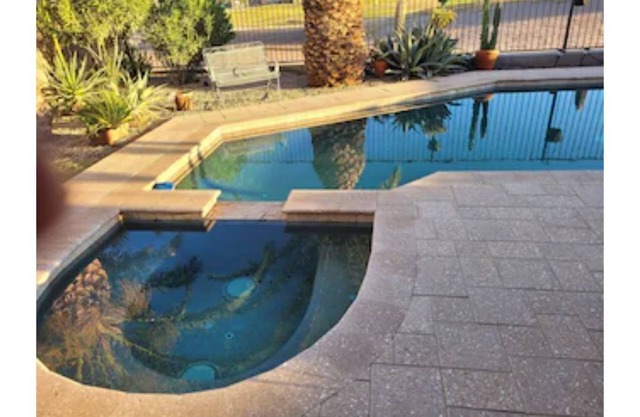 Quiet comfort home on Fairway, Spa, Pool & Remodeled!