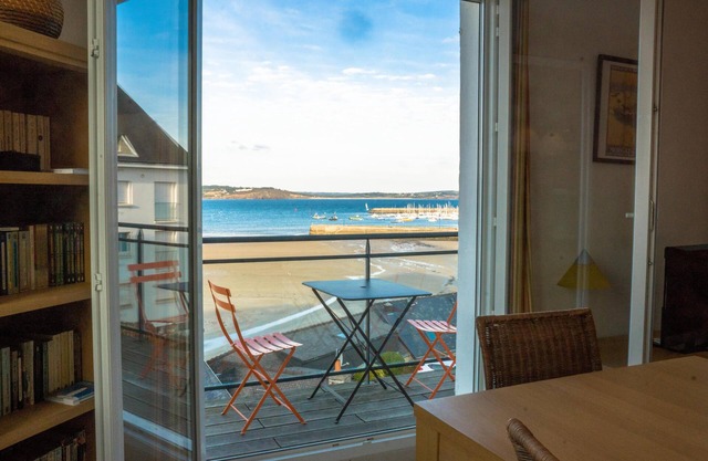 Quiet flat with sea view, 2 bedrooms, free wifi