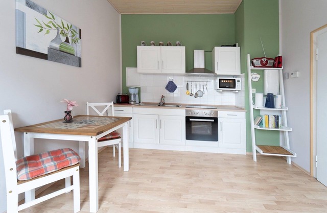 Quiet Garden Apartment