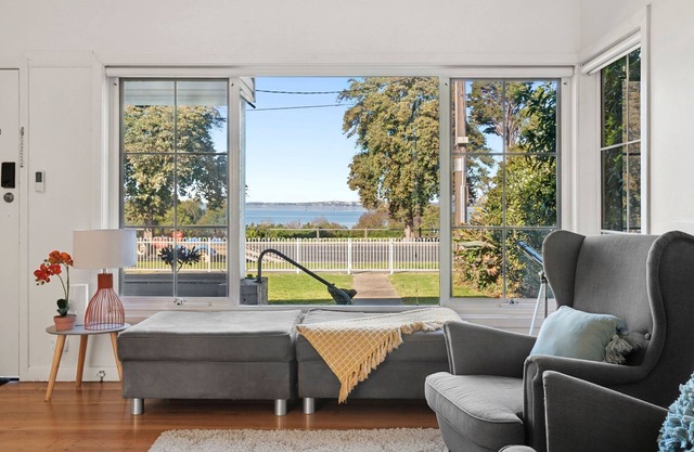 Quiet Geelong Getaway I Bay views