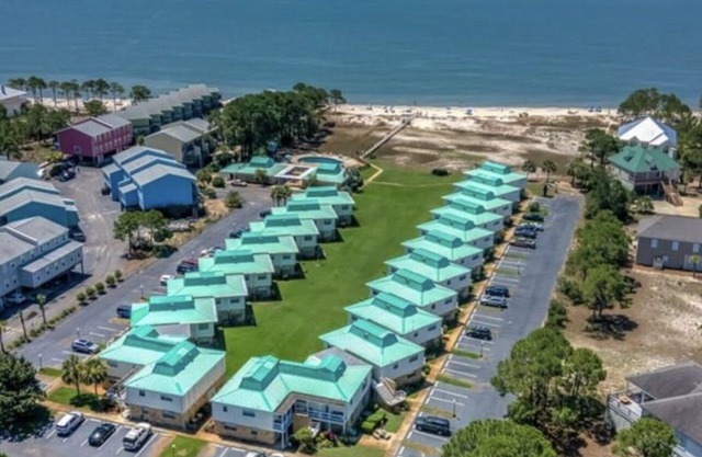 Quiet Getaway * Gated Condo Complex * Pool & Amenities -only 40 units