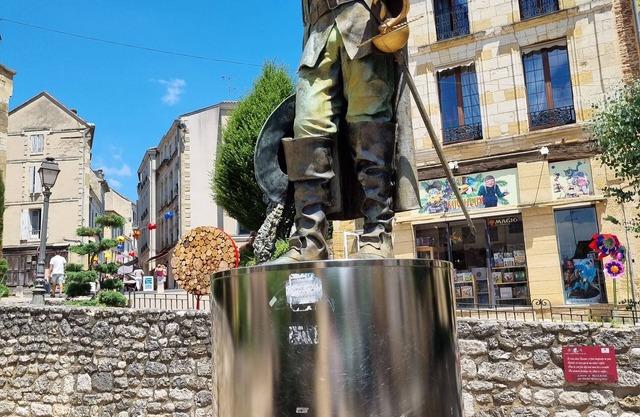Quiet house in a park. ideal family.