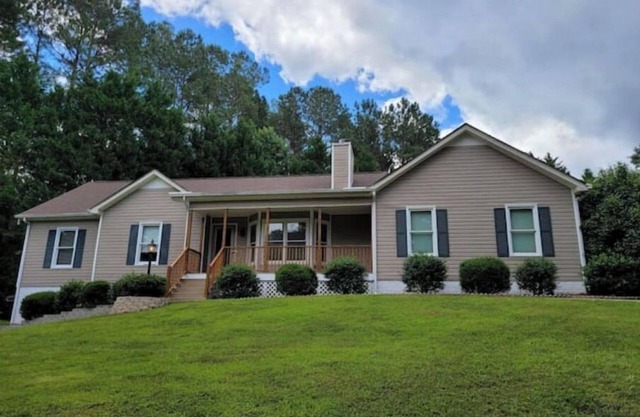 Quiet Lake Community with enclosed Lanai/sleeps 6