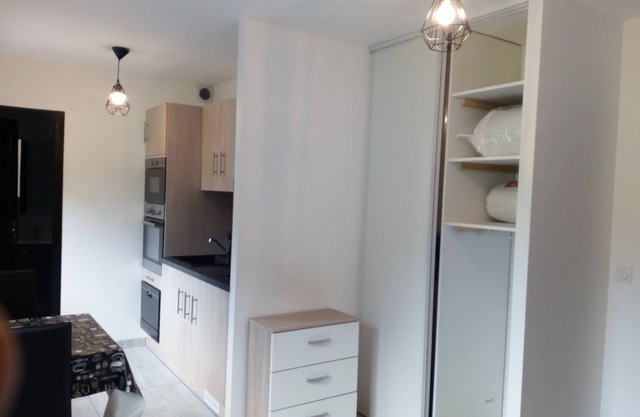 Quiet renovated studio