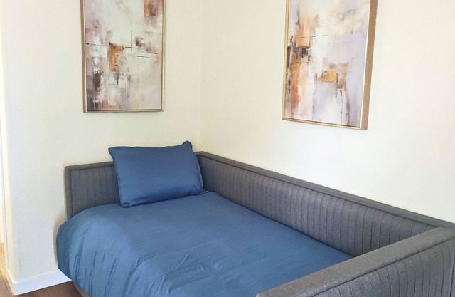 Quiet studio in amazing Colorado Springs with AC