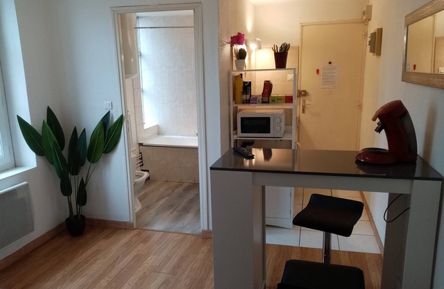 Quiet studio with WIFI