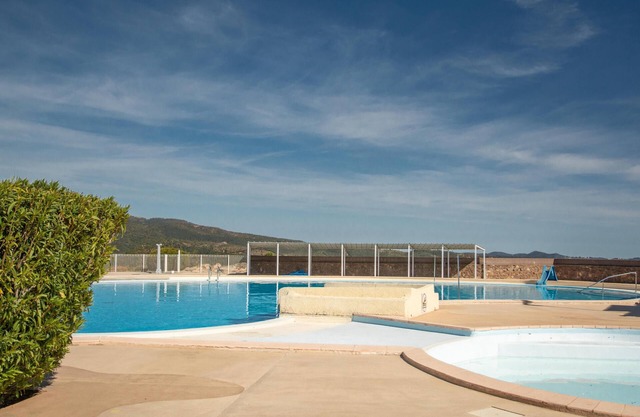 Quietly located villa with shared pool