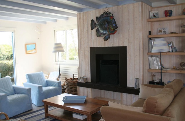 Quimiac: Pleasant house in a peaceful area on 2500m2 park, close to the sea. Tennis.