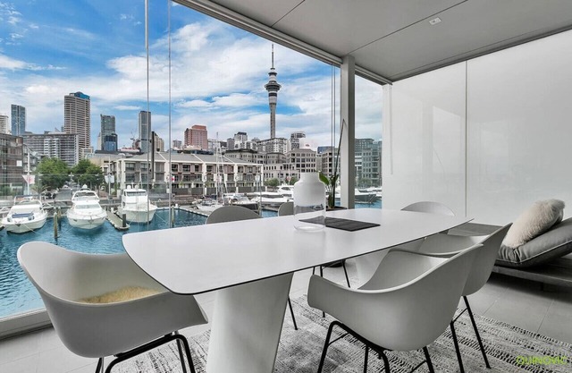 QV Modern Waterfront 2-bedroom apartment - 079