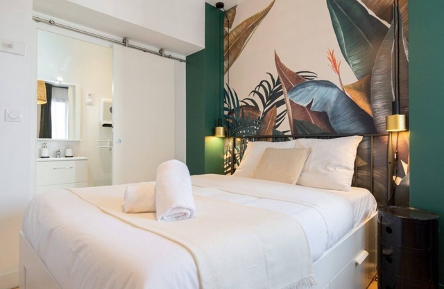 République beaux arts equipped studio