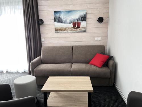 Résidence Le Portillo - Piscine - 2 Pièces pour 8 Personnes MAE-6123