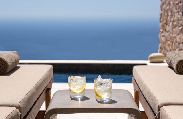 R 3138 Villa Fiona With Coffee Facilities.Magnifying Mirror & Private Terrace,