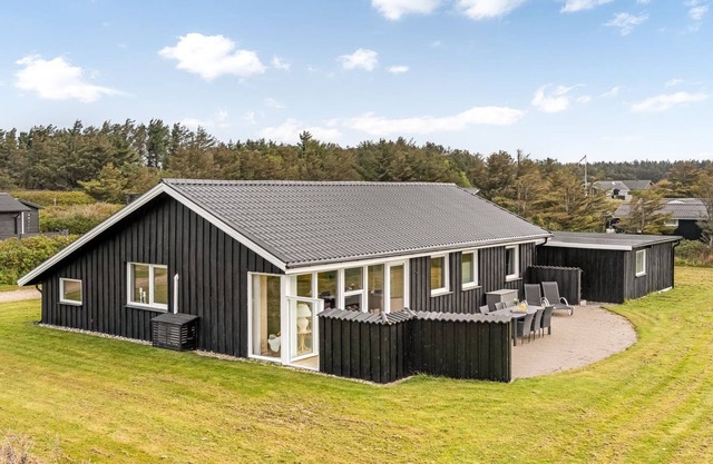 "Raadengaard" - 400m from the sea by Interhome