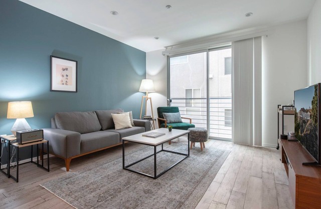 Rad Westwood 1BR w/W/D, rooftop, walk to Century City by Blueground