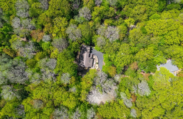 Radcliff Retreat: 4 BR, 2.5 BA House in Harbor Springs, Sleeps 8