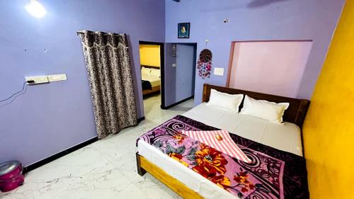 Raghu Homestay Hampi