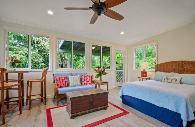 Rain Forest Hideaway-Cozy, Private & Beautiful Studio in Hilo Beach Neighborhood